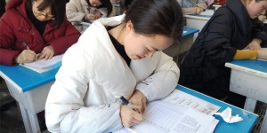 谋道小学开展“三八”节女教师硬笔书法比赛活动